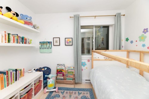 5700 Trident Avenue, Sechelt, BC 