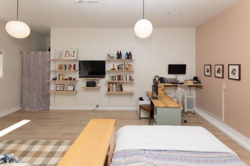 5700 Trident Avenue, Sechelt, BC 