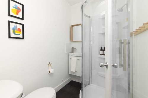 5700 Trident Avenue, Sechelt, BC 