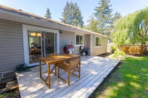 5700 Trident Avenue, Sechelt, BC 