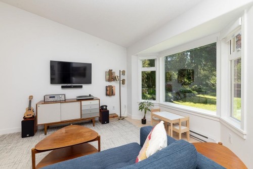 5700 Trident Avenue, Sechelt, BC 