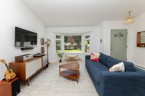 5700 Trident Avenue, Sechelt, BC 