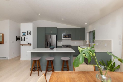 5700 Trident Avenue, Sechelt, BC 