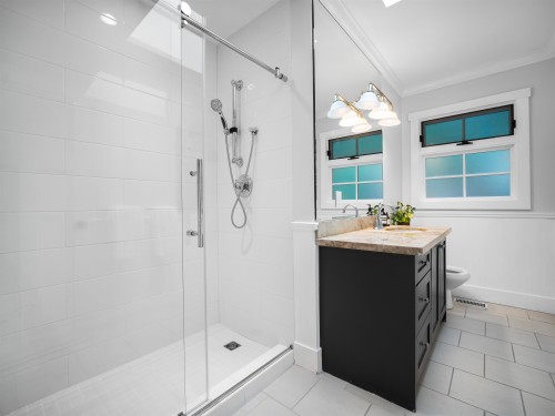 5478 Greenleaf Road, West Vancouver, BC 