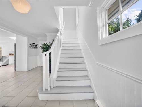 5478 Greenleaf Road, West Vancouver, BC 