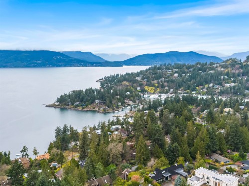 5478 Greenleaf Road, West Vancouver, BC 