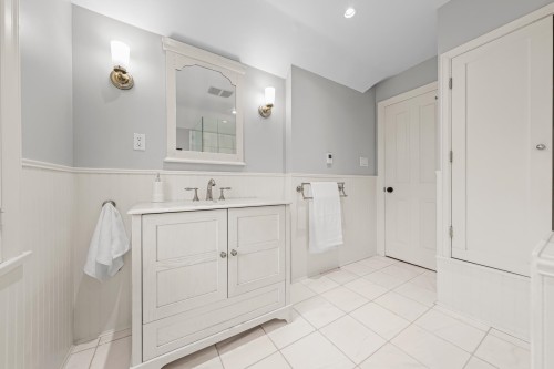 5790 Alma Street, Vancouver, BC 