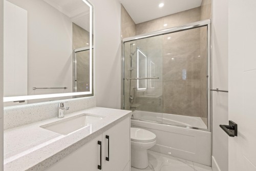 6699 Azure Road, Richmond, BC 