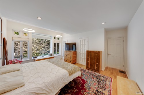 670 Montroyal Boulevard, North Vancouver, BC 