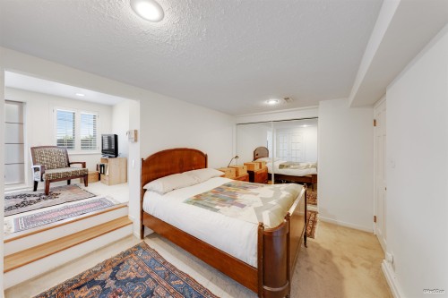 670 Montroyal Boulevard, North Vancouver, BC 