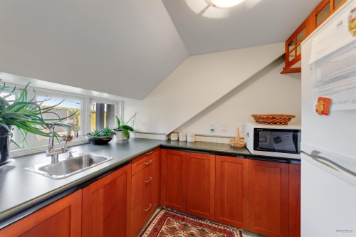 670 Montroyal Boulevard, North Vancouver, BC 