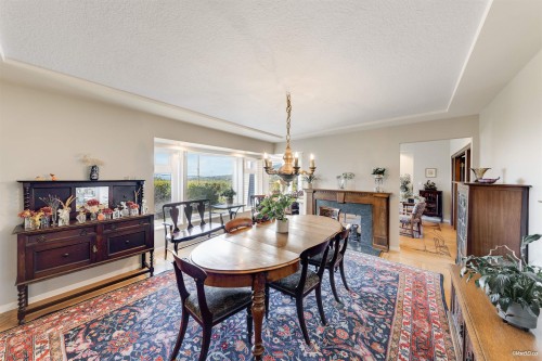 670 Montroyal Boulevard, North Vancouver, BC 