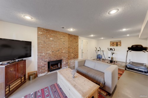 670 Montroyal Boulevard, North Vancouver, BC 