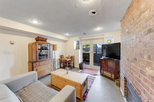 670 Montroyal Boulevard, North Vancouver, BC 