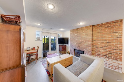 670 Montroyal Boulevard, North Vancouver, BC 