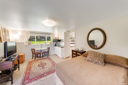 670 Montroyal Boulevard, North Vancouver, BC 