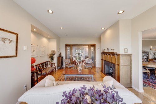 670 Montroyal Boulevard, North Vancouver, BC 