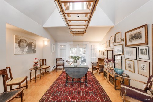 670 Montroyal Boulevard, North Vancouver, BC 