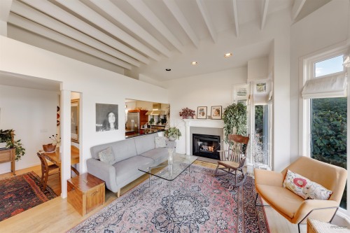 670 Montroyal Boulevard, North Vancouver, BC 