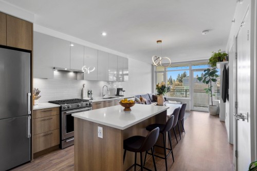 803-258 Nelson's Court  New Westminster, BC V3L 0J9