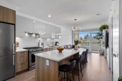 803-258 Nelson's Court  New Westminster, BC V3L 0J9