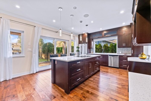 839 20Th Street W, North Vancouver, BC 