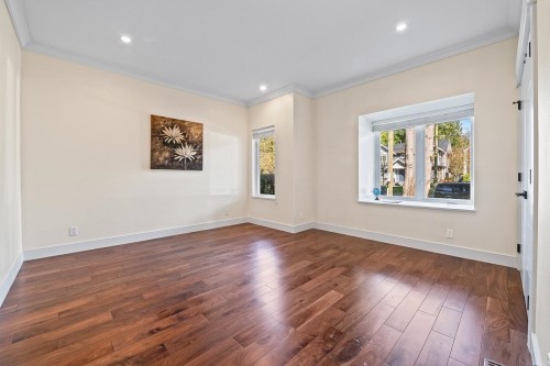 839 20Th Street W, North Vancouver, BC 