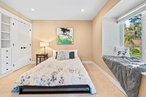 839 20Th Street W, North Vancouver, BC 