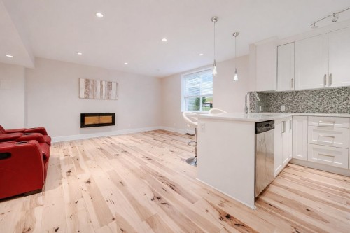 839 20Th Street W, North Vancouver, BC 