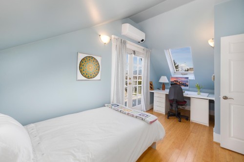 4491 Harriet Street, Vancouver, BC 