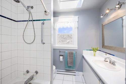 4491 Harriet Street, Vancouver, BC 