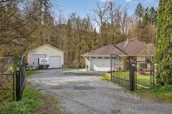 25700 116 Avenue Maple Ridge, BC V4R 1Z6
