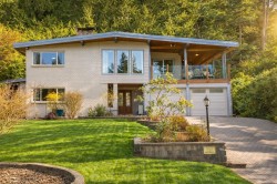 257 Bayview Road Lions Bay, BC V0N 2E0