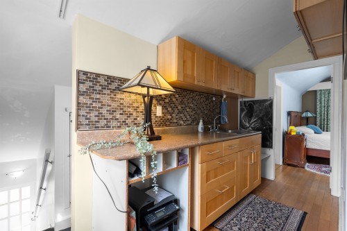 4405 9Th Avenue W, Vancouver, BC 