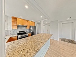 201-1868 8th Avenue W Vancouver, BC V6J 5G3