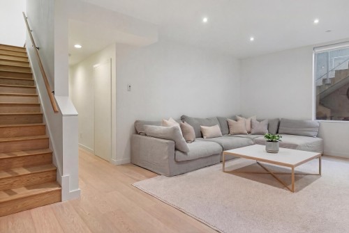 3156 13Th Avenue W, Vancouver, BC 