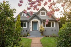 2907 30th Avenue WVancouver, BC V6L 1Z3