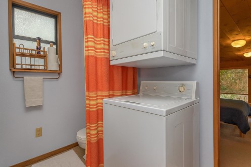 26 Brighton Beach, North Vancouver, BC 