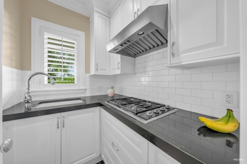 2913 Altamont Crescent, West Vancouver, BC 