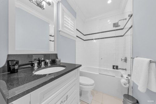 2913 Altamont Crescent, West Vancouver, BC 