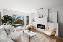 201-2238 2nd Avenue W Vancouver, BC V6K 1H9