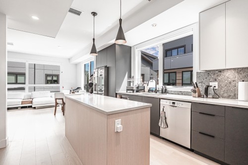 4-9099 No. 2 Road, Richmond, BC 
