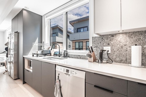 4-9099 No. 2 Road, Richmond, BC 