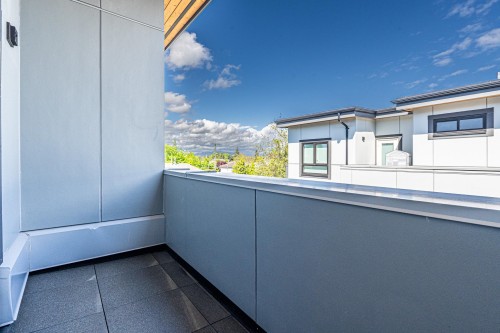 4-9099 No. 2 Road, Richmond, BC 