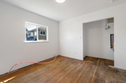 7520 Canada Way, Burnaby, BC 