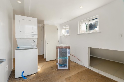 7520 Canada Way, Burnaby, BC 