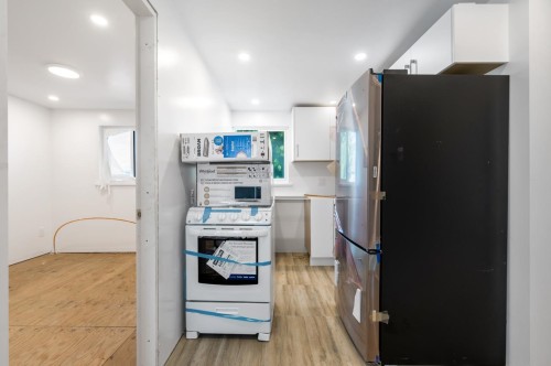 7520 Canada Way, Burnaby, BC 