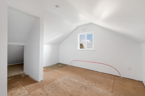 7520 Canada Way, Burnaby, BC 