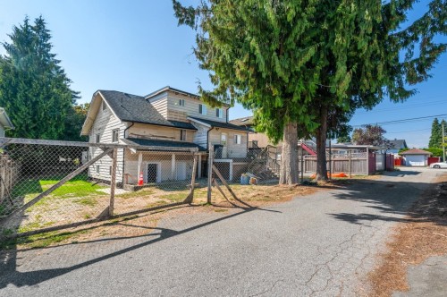 7520 Canada Way, Burnaby, BC 