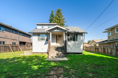 7520 Canada Way, Burnaby, BC 